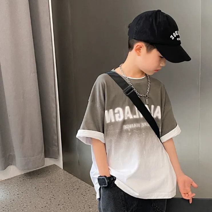 【110-160cm】韓国系 アルファベット プリント グラデーション色  男の子 トップス