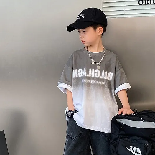 【110-160cm】韓国系 アルファベット プリント グラデーション色  男の子 トップス