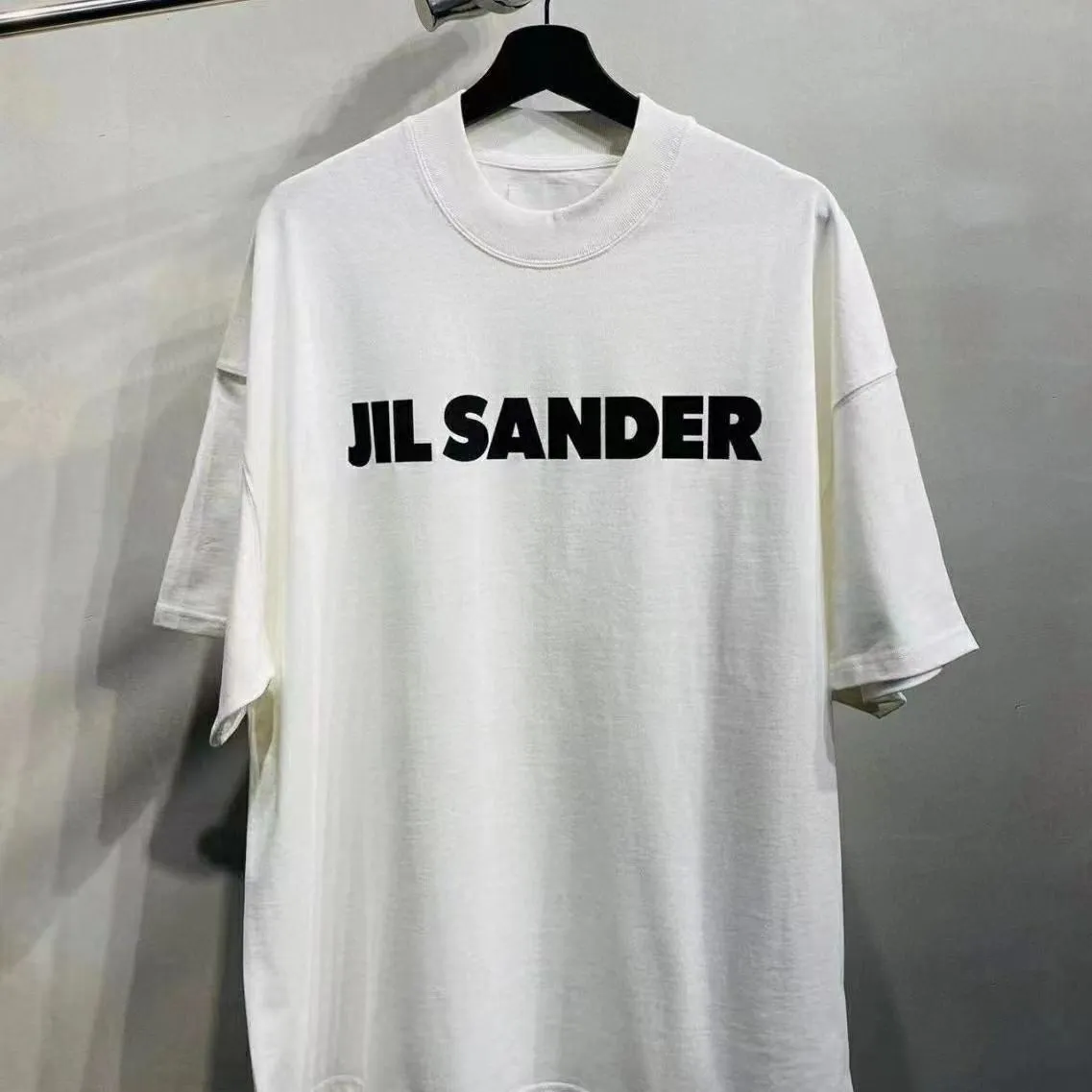 質感のいい ノームコア 無地 アルファベット 2色選べる 夏 オーバーサイズ  半袖 メンズレデイーズ Ｔシャツ