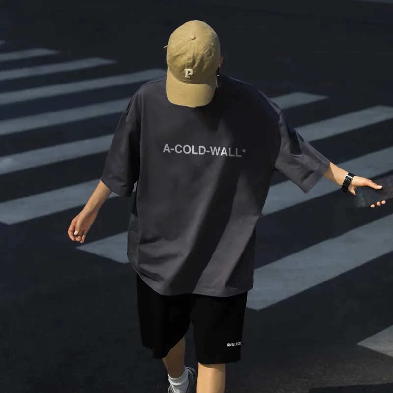 おすすめ  質感のいい 好感度100％  着回し最強 人気爆発中 プリント 三色選べられ Tシャツ