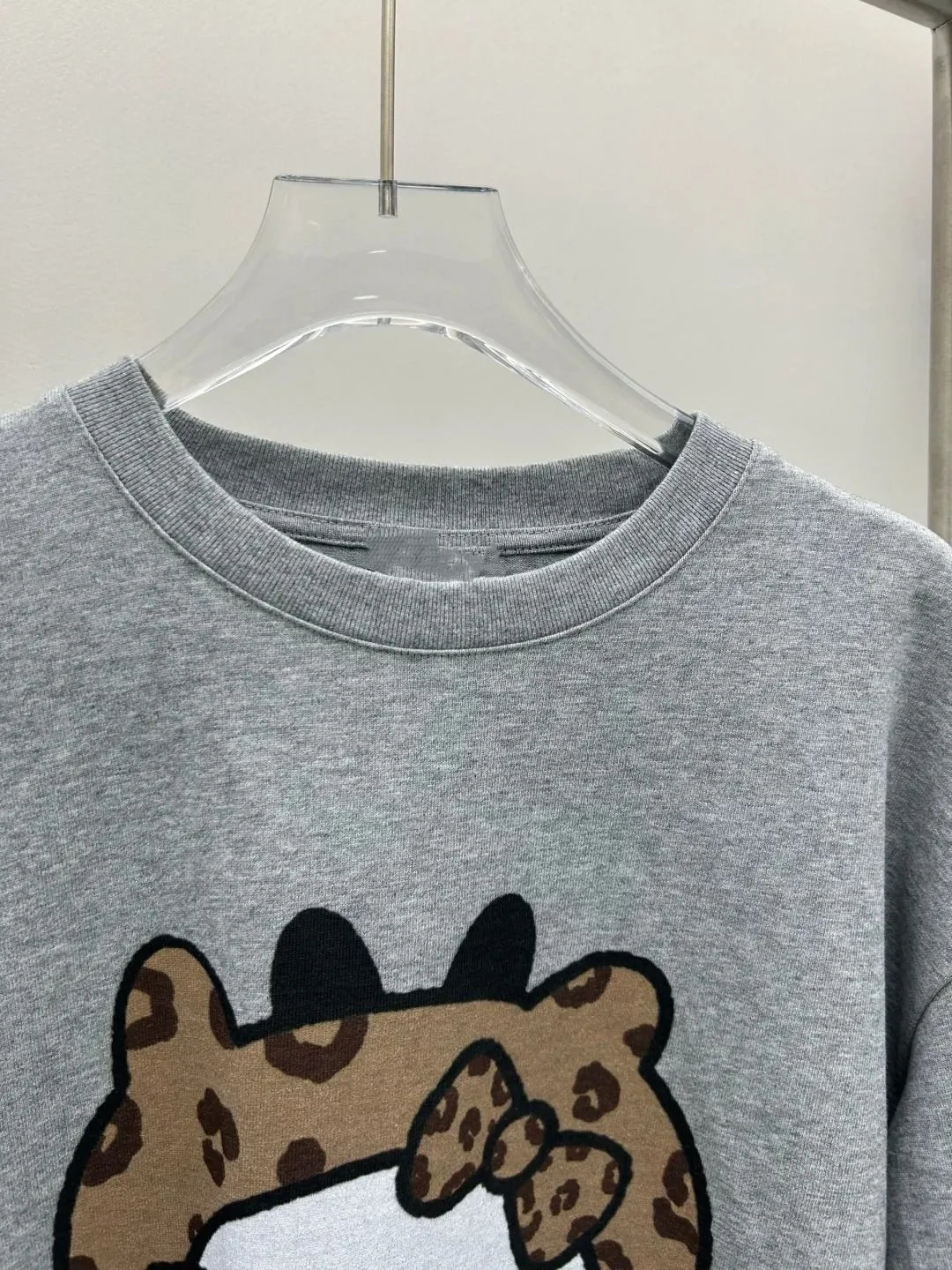 着回し最強 元気いっぱい キュート 可愛い スウィート アニメー 長袖 Ｔシャツ