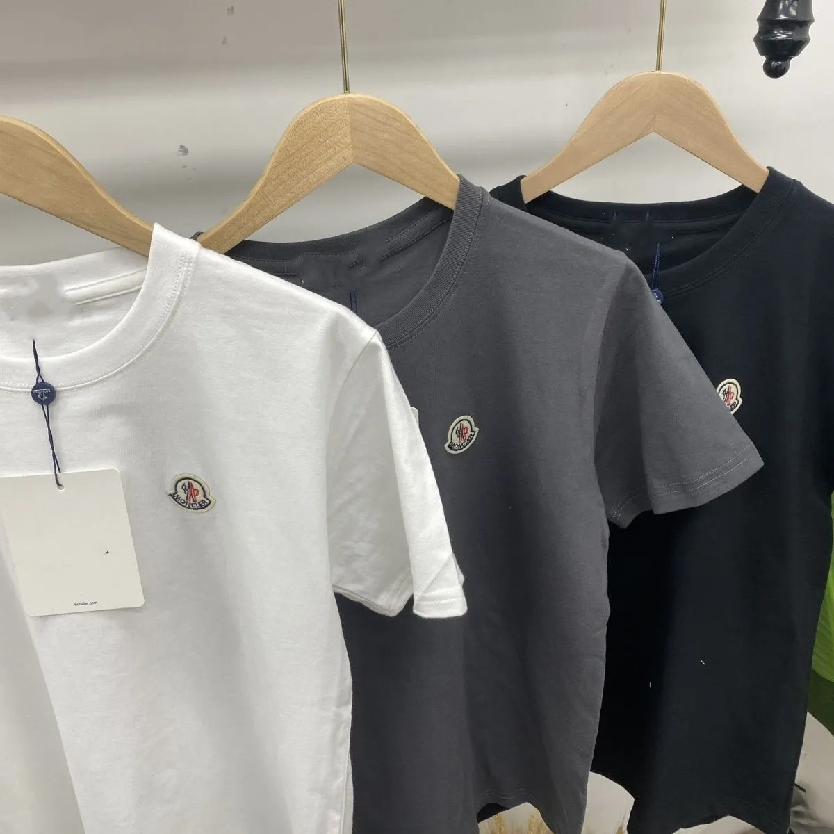 夏 定番 カジュアル 3色選べる ラウンドネック 刺繍 コットン ゆったり 通気性 トップス Tシャツ