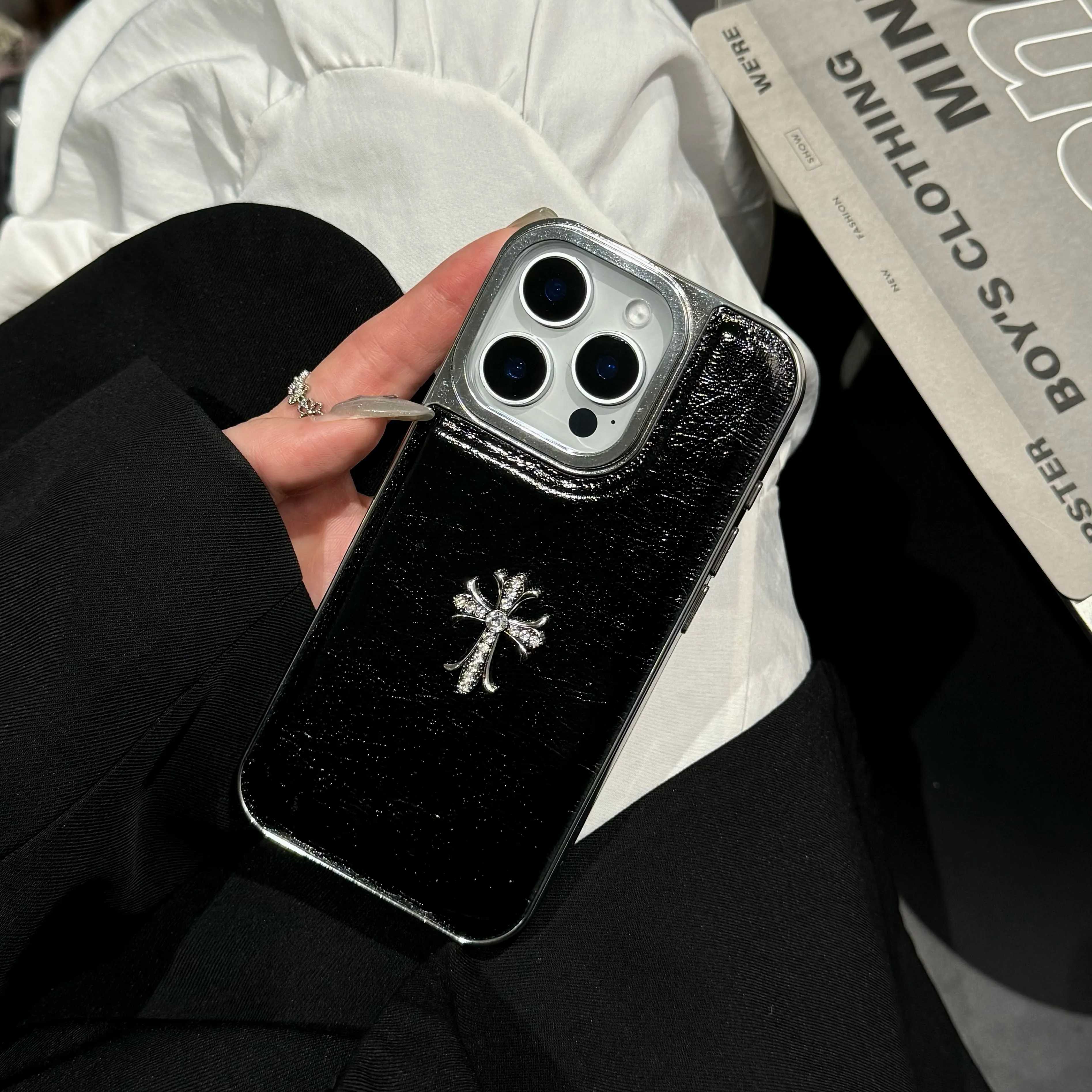 大好評 売り切れ必至 エレガント カジュアル おしゃれ 金属飾り キラキラ スマホケース
