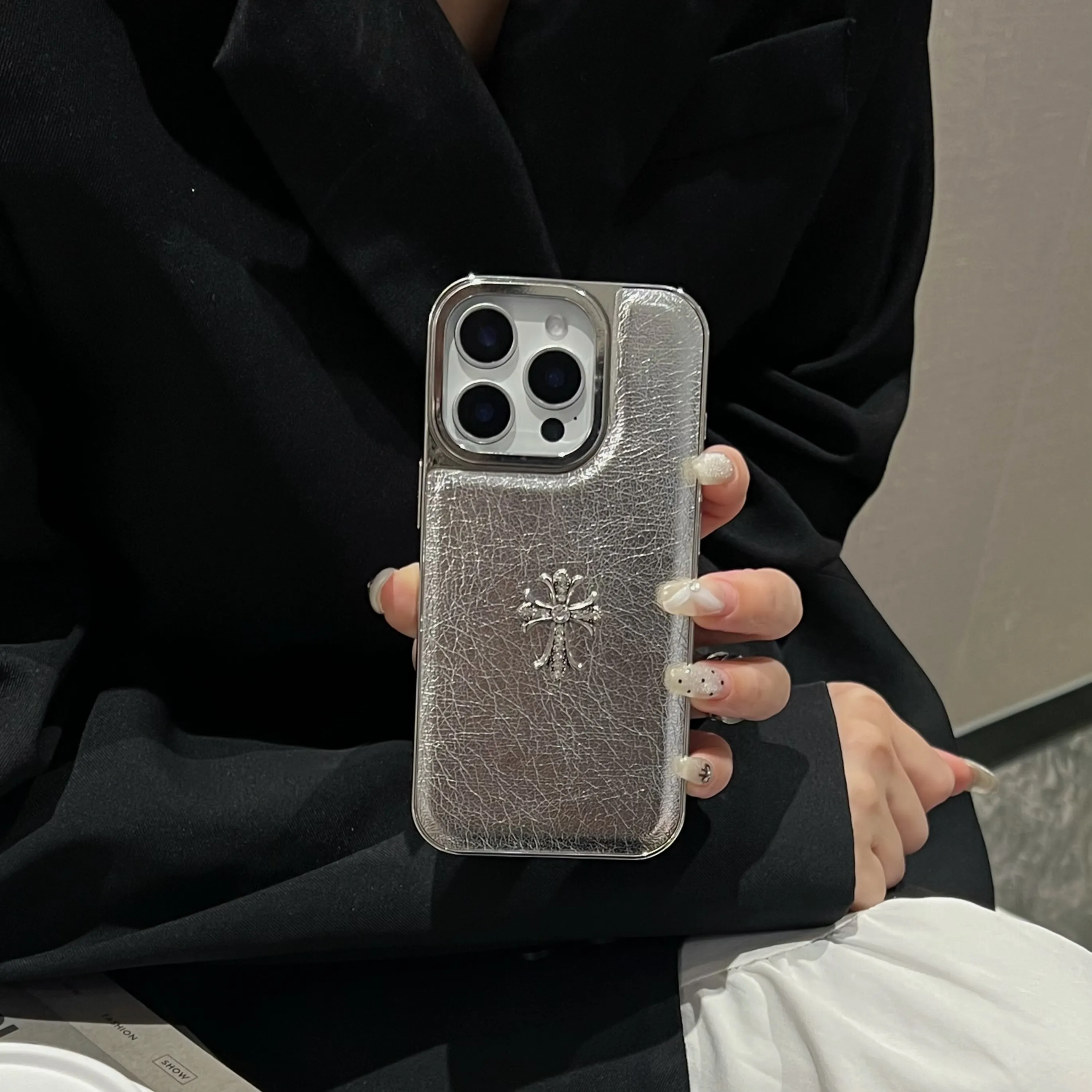 大好評 売り切れ必至 エレガント カジュアル おしゃれ 金属飾り キラキラ スマホケース