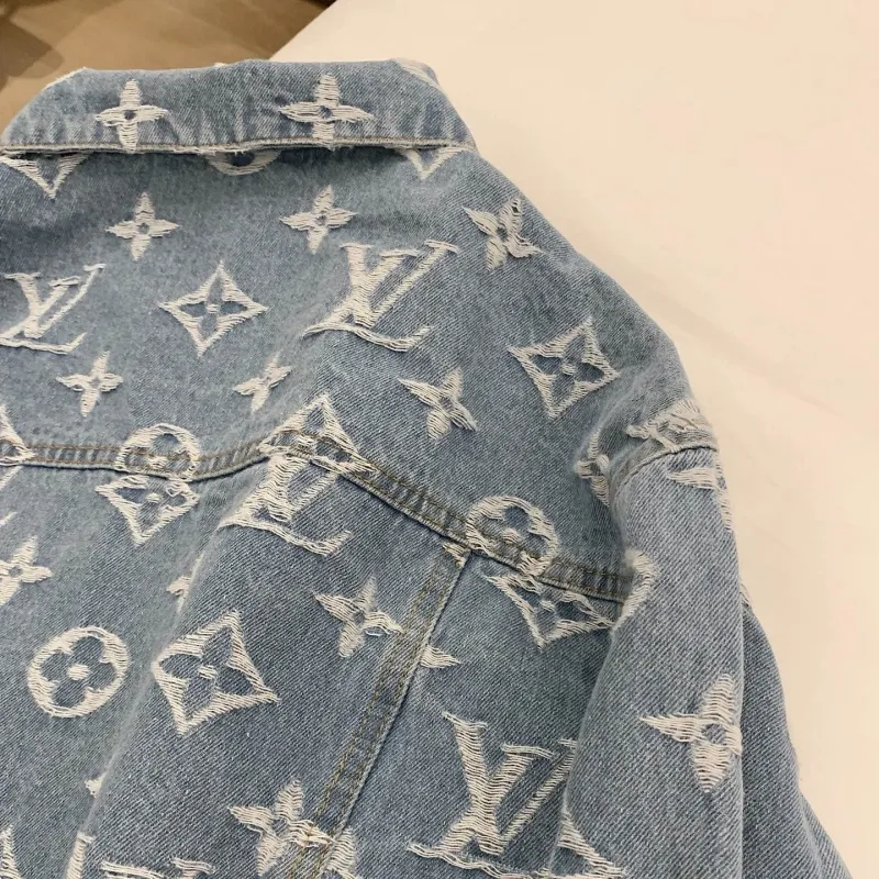 『S-L』話題沸騰中 スタイリッシュ高品質 クラシック デザイン感 合わせやすい アウター