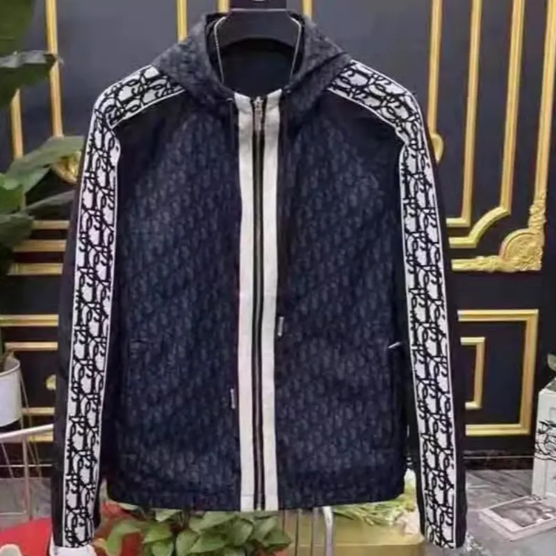 『M-4XL』メンズフード付き個性的でスタイリッシュなプリント 合わせやすいリバーシブルアウター