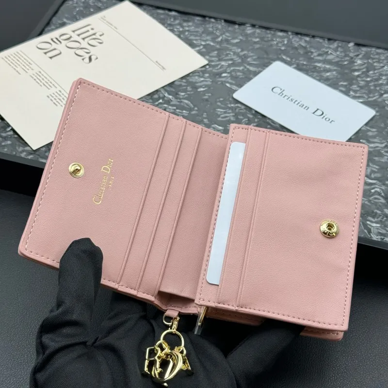 高級感 本革 正規品保証 クラシック デパート専用ギフトボックス付き 財布