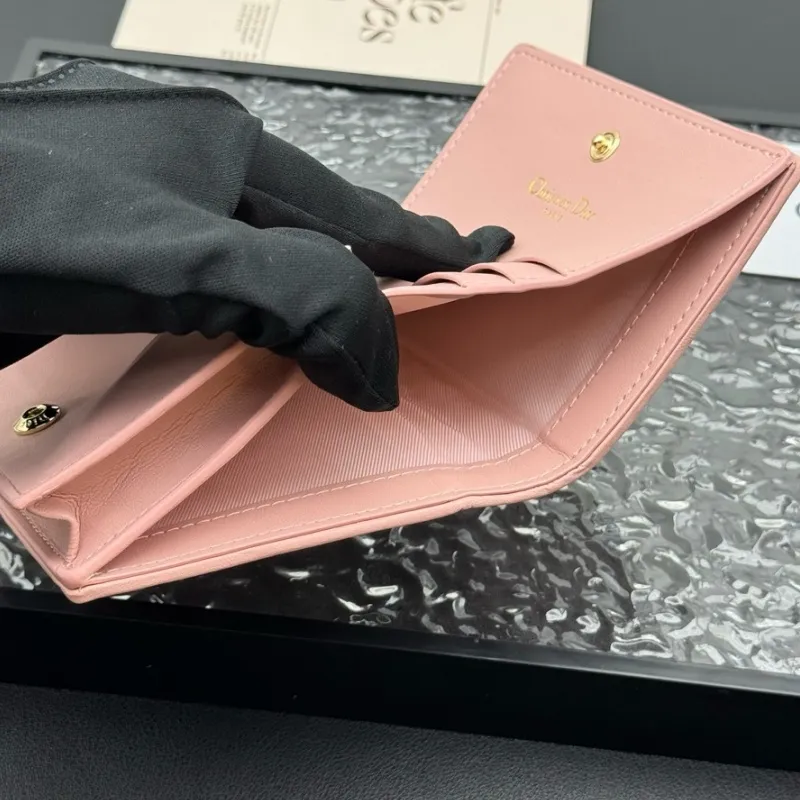 高級感 本革 正規品保証 クラシック デパート専用ギフトボックス付き 財布