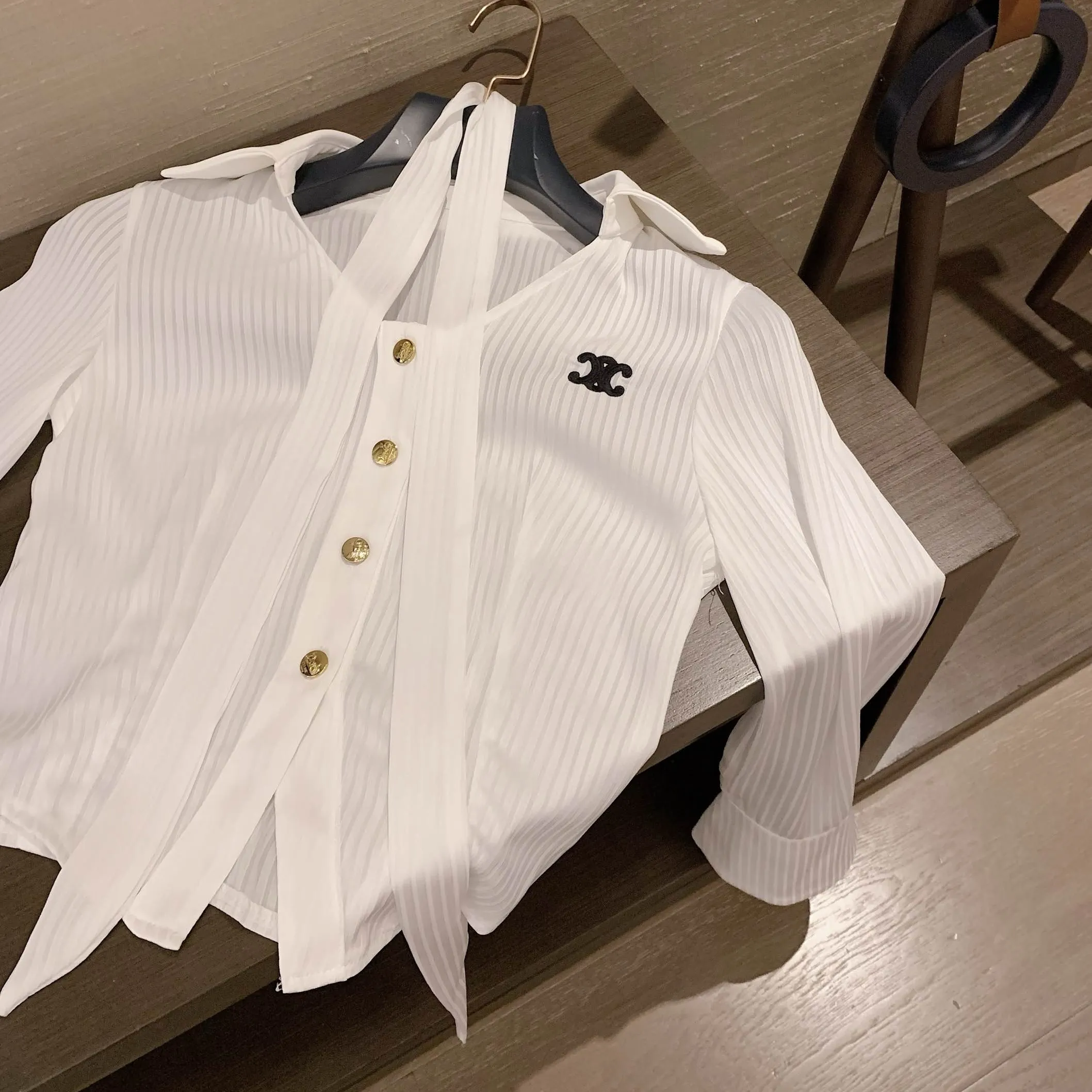 『S-L』エレガント ロマンティック Vネック シルクスカーフ ストライプ シャツ