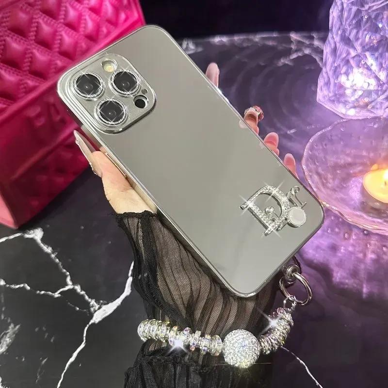 絶対流行 トレンド シンプル デザイン感 軽量 手触り良くスマホチェーン付きスマホケース