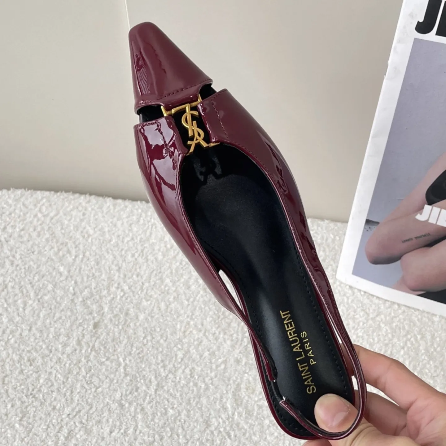 『34-41』トレンディ 軽量 ポイントトゥ カットアウト サンダル