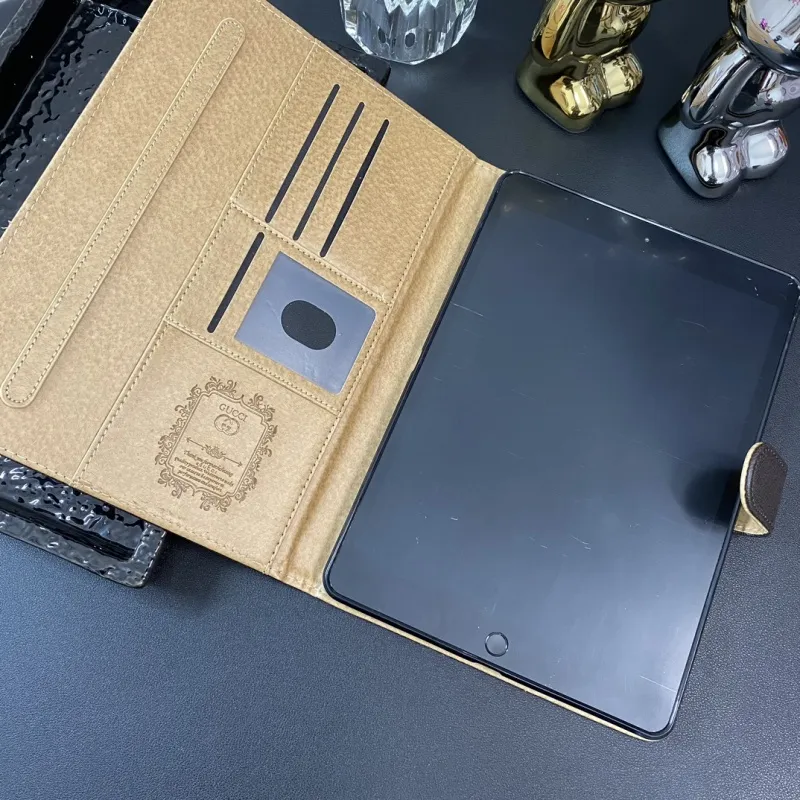 人気上昇中 シンプル スタイリッシュ クラシック 薄型 軽量 耐擦傷 高品質 iPad ケース