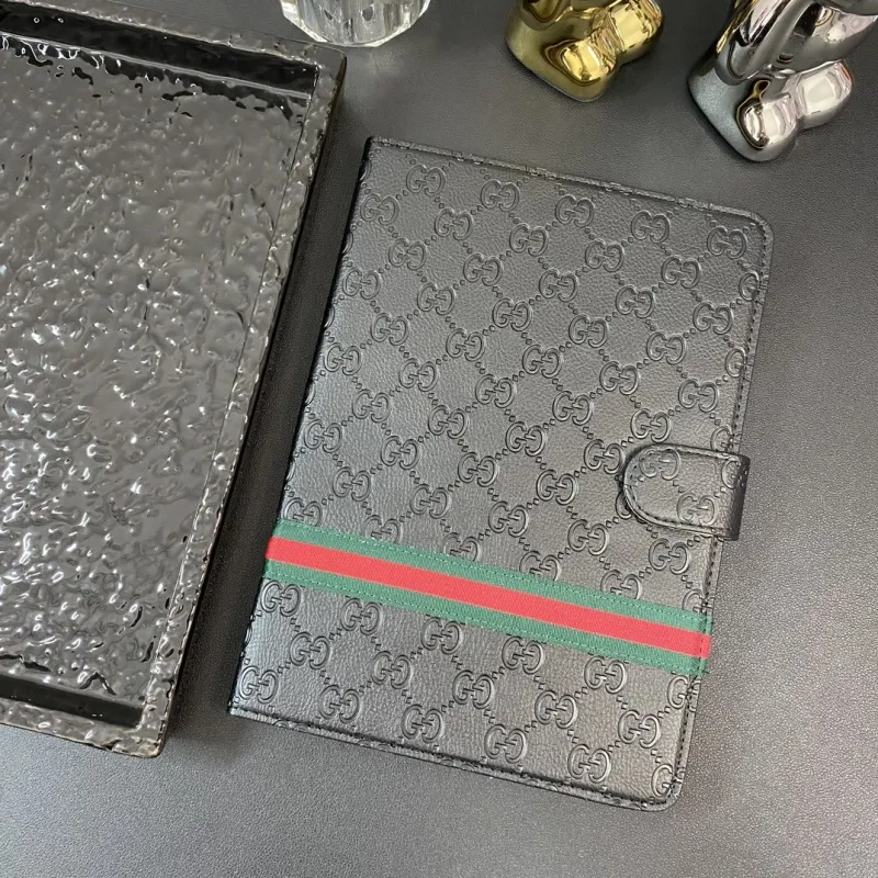 人気上昇中 シンプル スタイリッシュ クラシック 薄型 軽量 耐擦傷 高品質 iPad ケース