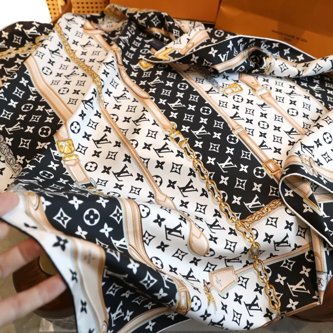 華やか フェミニン しなやか ヴィンテージ アートデザイン 100%シルク スカーフ