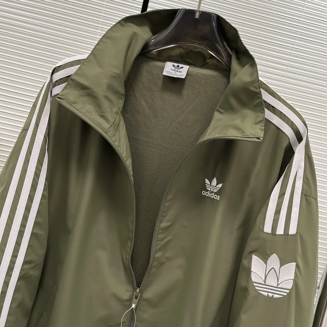 『S-2XL』アメリカンリトロ ストライプロゴ ルーズフィット メッシュ裏地 スタンドカラー スポーツジャケット