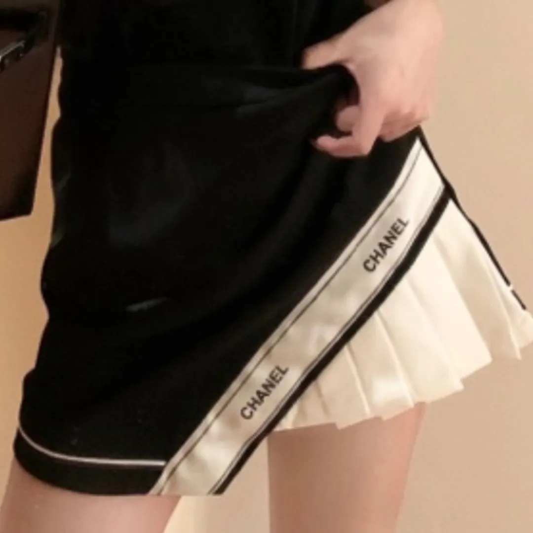 『S-L』プレミアム素材使用 洗練されたデザイン 大人可愛い フェミニン トレンディ モード系 Ｔシャツ スカート