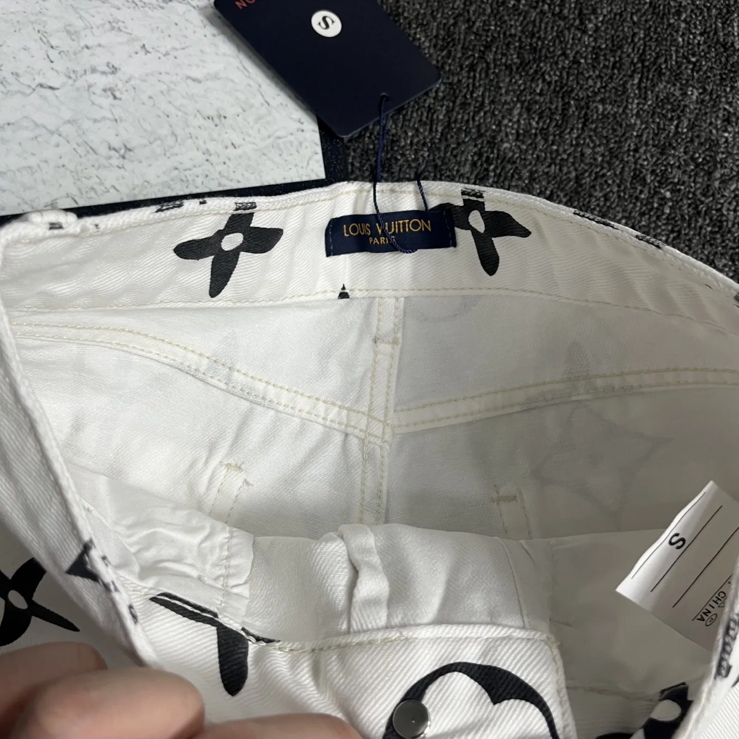 『S-XL』スタイルアップ間違いなし オシャレ度UP ホワイト プリント柄 デニムショートパンツ