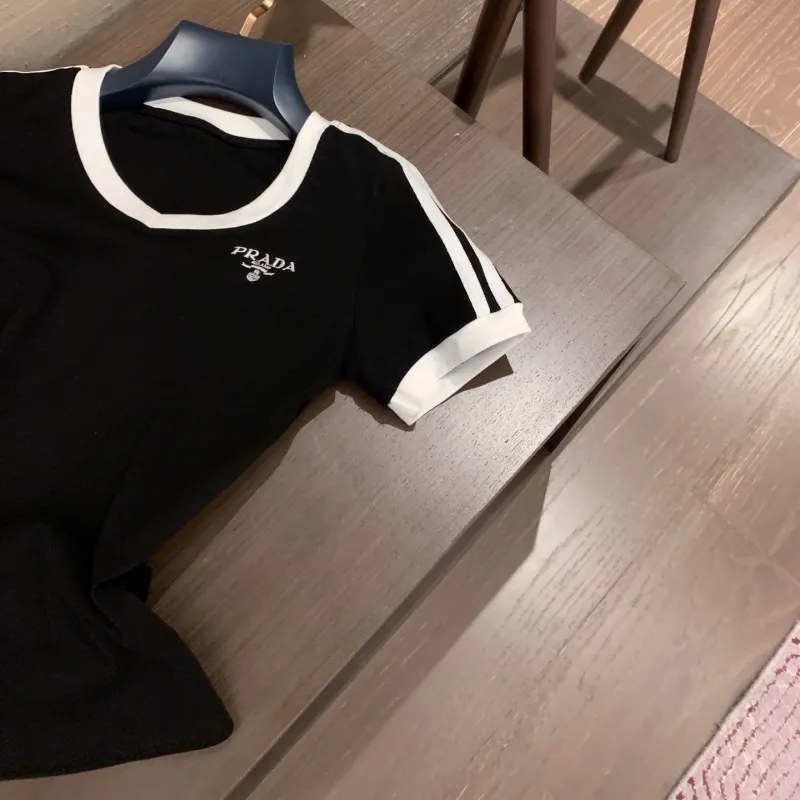 『S-L』単品注文 トレンド 高品質 エレガントガーリッシュ可愛い 若見え 繊細 Ｔシャツ スカート