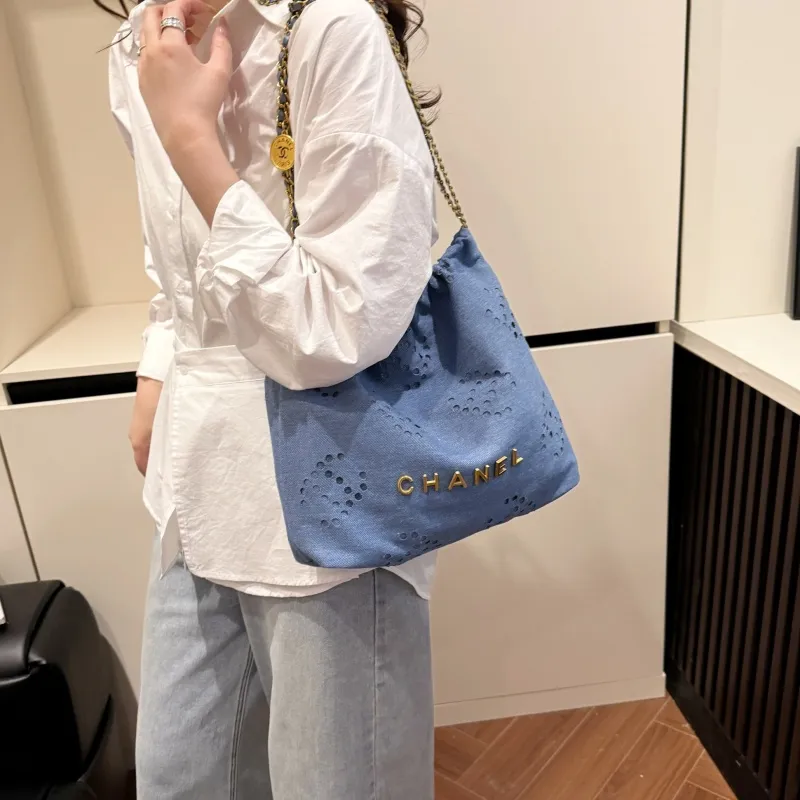 女子マスト 柔らかい日常 通勤おしゃれ 携帯用大容量ショルダーバッグ