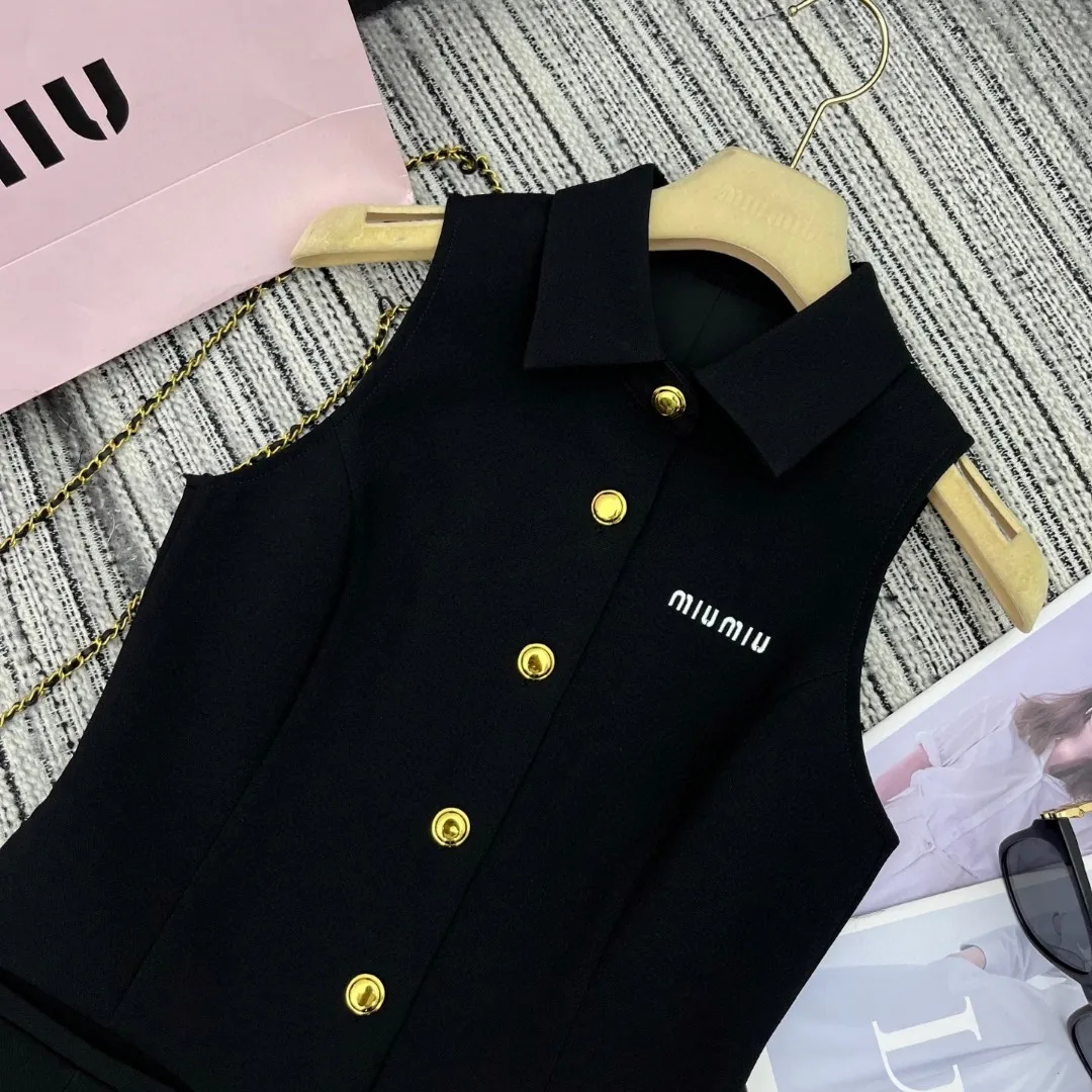 『S-L』新作 激推し ノーカラーノースリーブ 刺繍レタリング ゴールドシングルボタン ベストドレス ワンピース