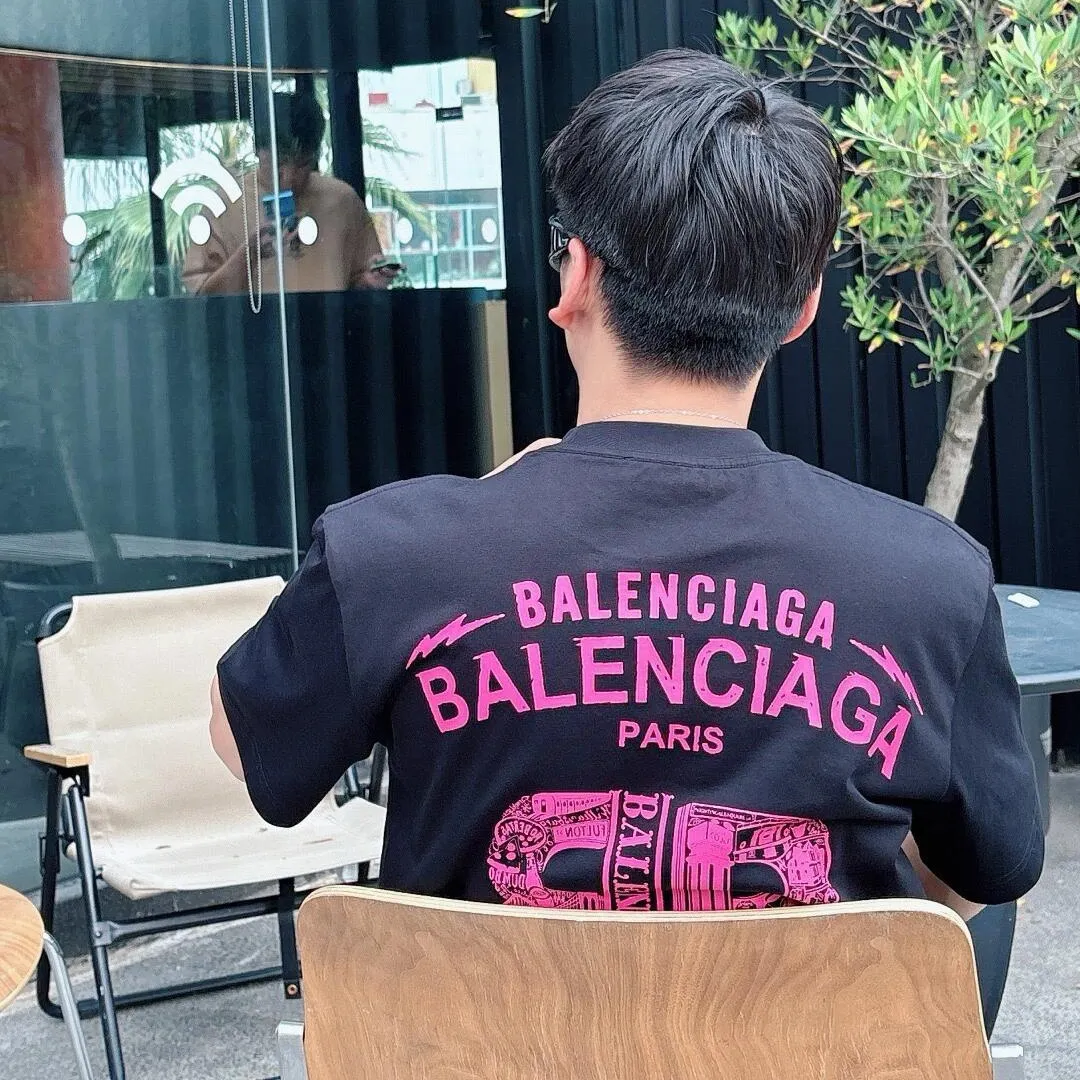 『S-4XL』デイリー使いに最適 重ね着にも対応 洗練された大人カジュアル ヴィンテージ風プリント Tシャツ