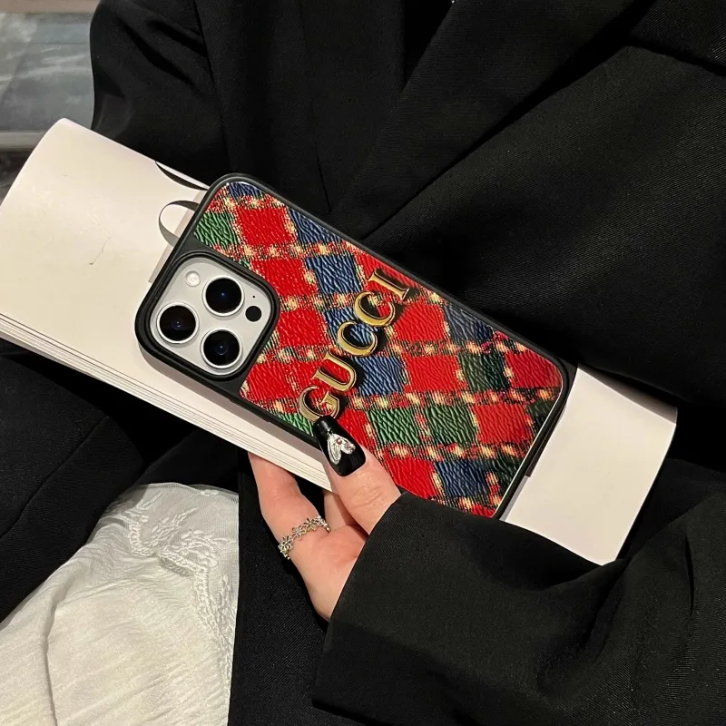 新作 トレンド ボタン感度良好カッコイイ配色 ユニークレトロ 滑り止め スマホケース