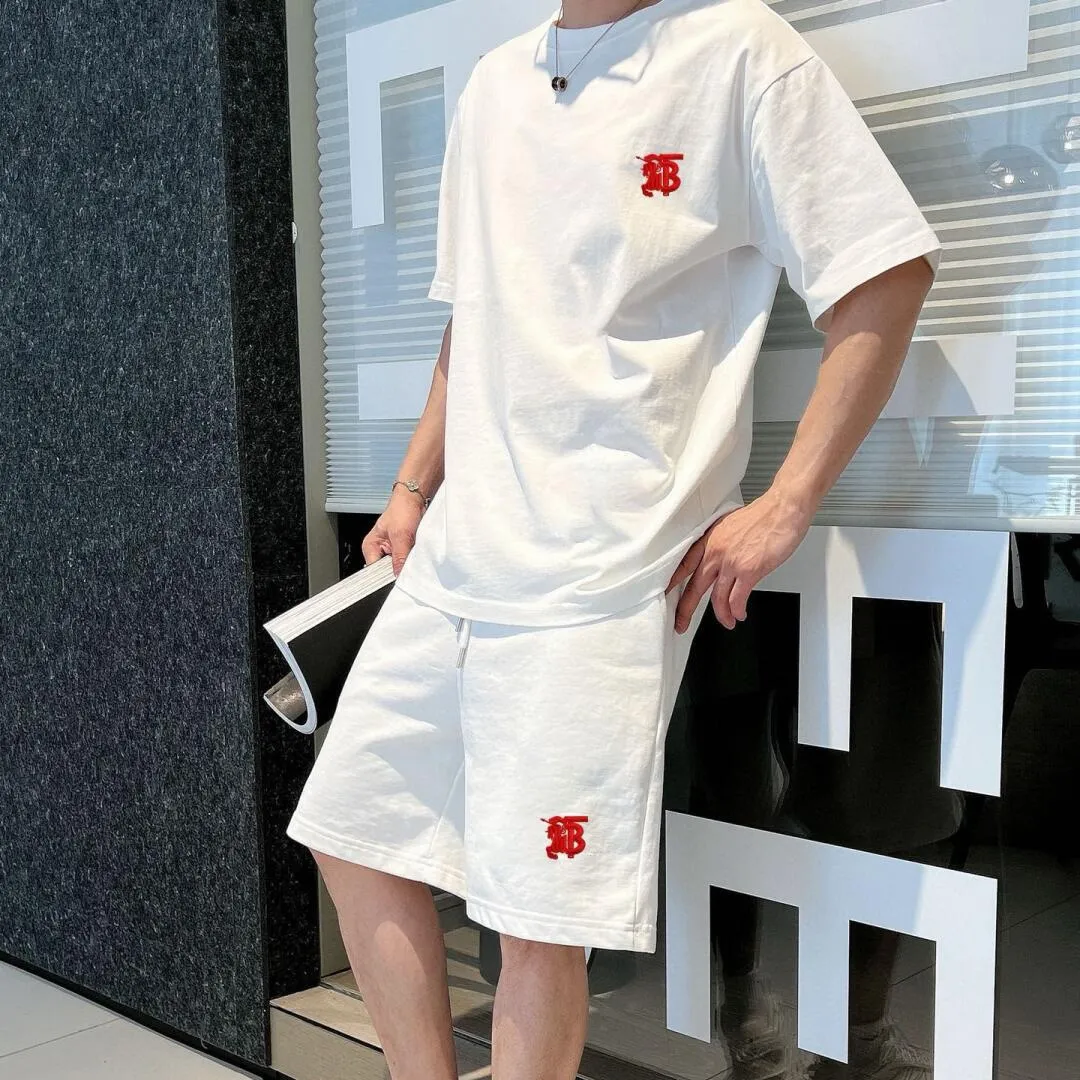 『M-4XL』着心地バツグン デイリー使いに最適 ゆったりシルエット モノトーン刺繍Ｔシャツ ショートパンツ セット