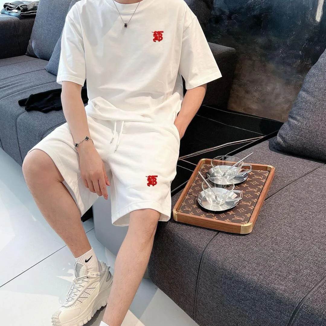 『M-4XL』着心地バツグン デイリー使いに最適 ゆったりシルエット モノトーン刺繍Ｔシャツ ショートパンツ セット