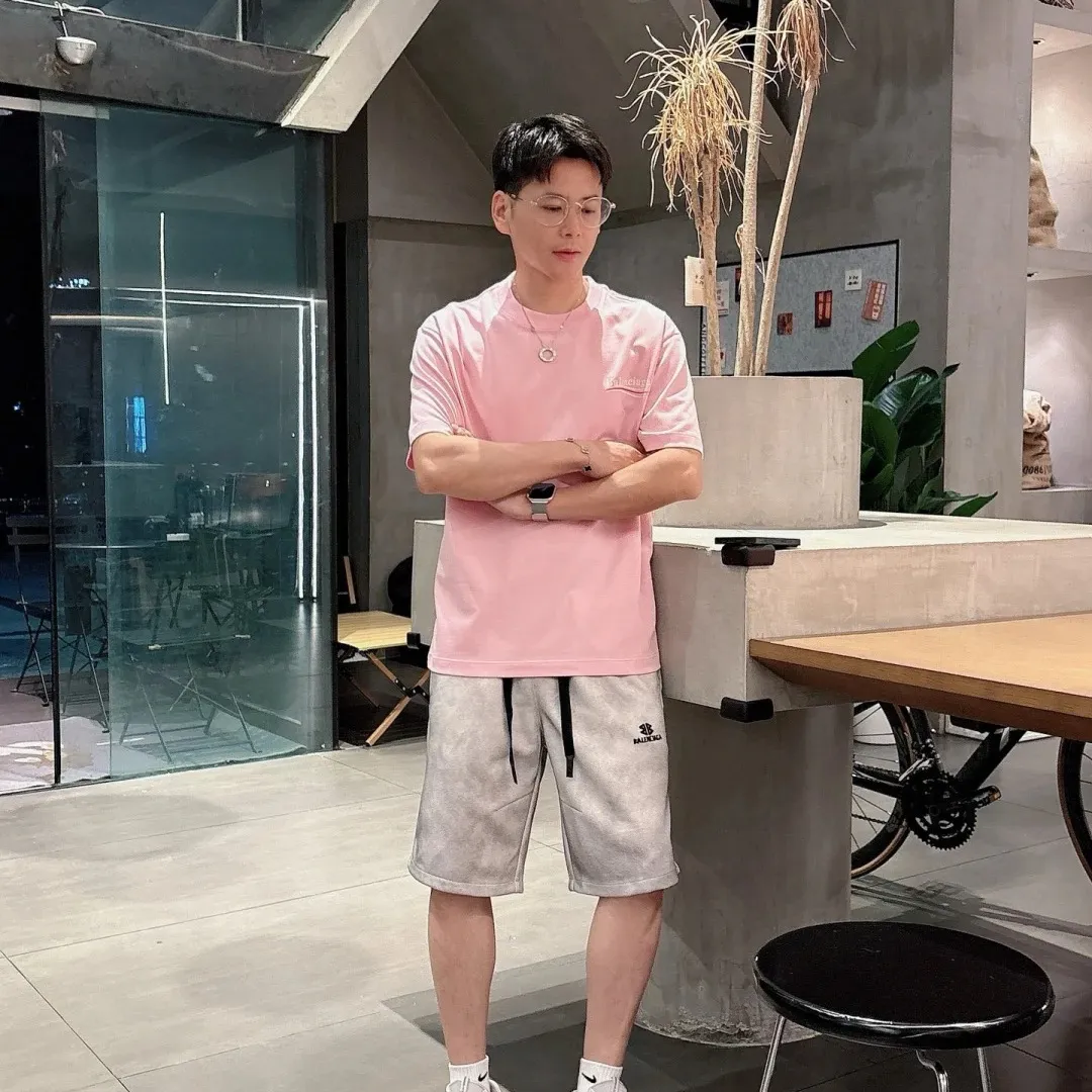 『S-4XL』プリント 季節を先取り 着るだけで特別感 ファッション誌掲載 さらさら素材 立体感のある Tシャツ