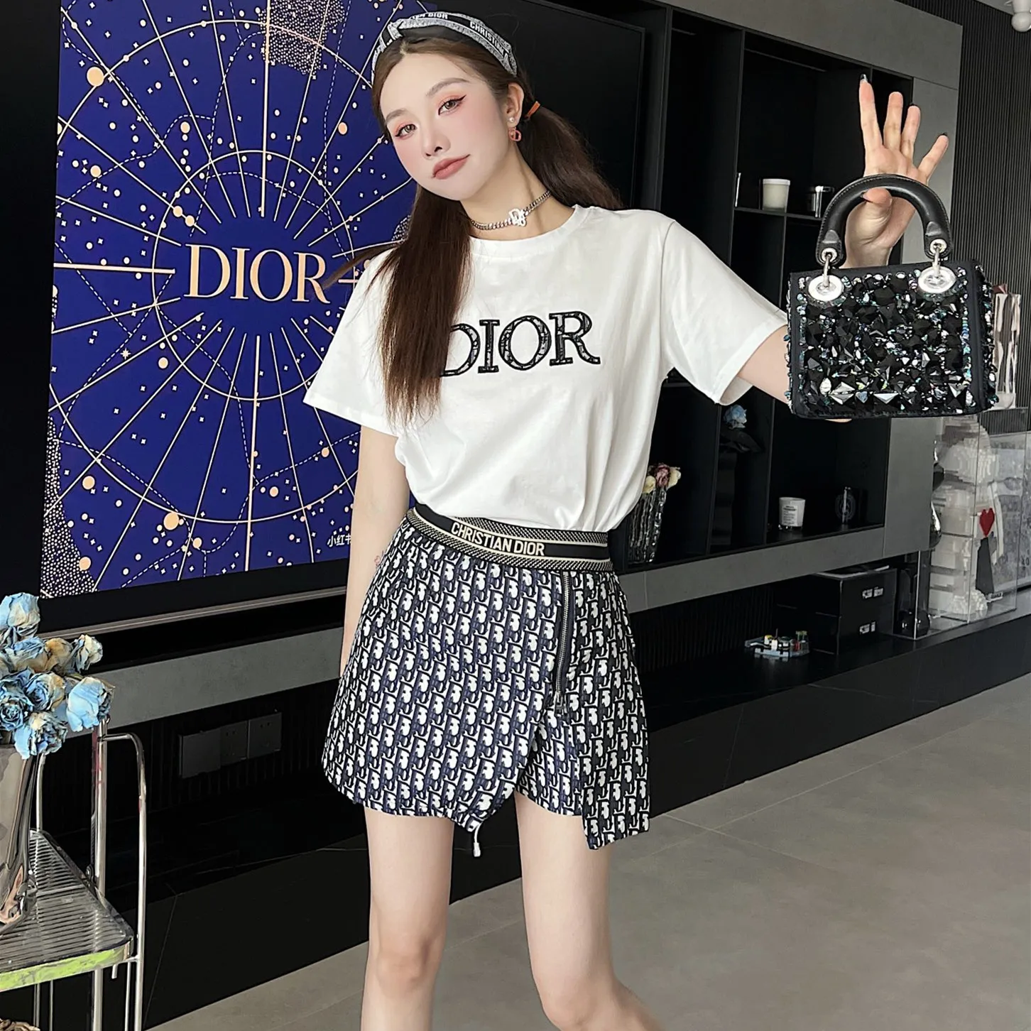 『S-L』リッチな仕上がり 着るだけで特別感 コスパ最強の逸品 エレガント トレンディ Tシャツ