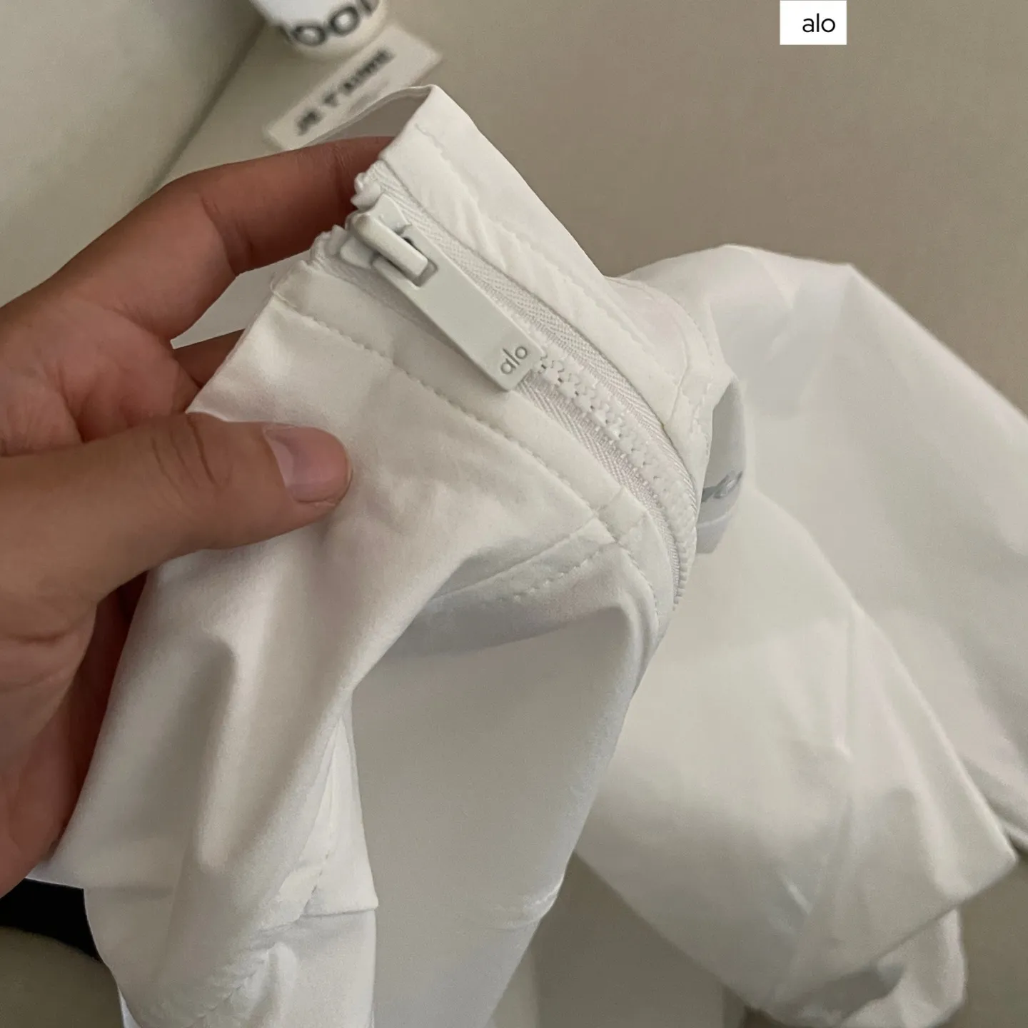 『S-L』テニス風 クール フィットカット 軽量 通気性生地 UVカット シルエット強調 アウター