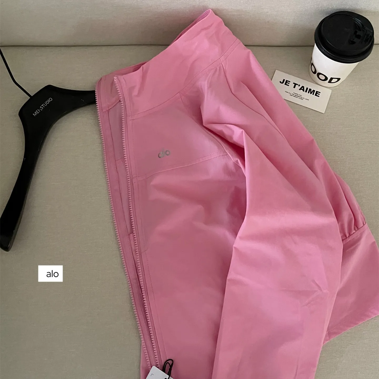 『S-L』テニス風 クール フィットカット 軽量 通気性生地 UVカット シルエット強調 アウター
