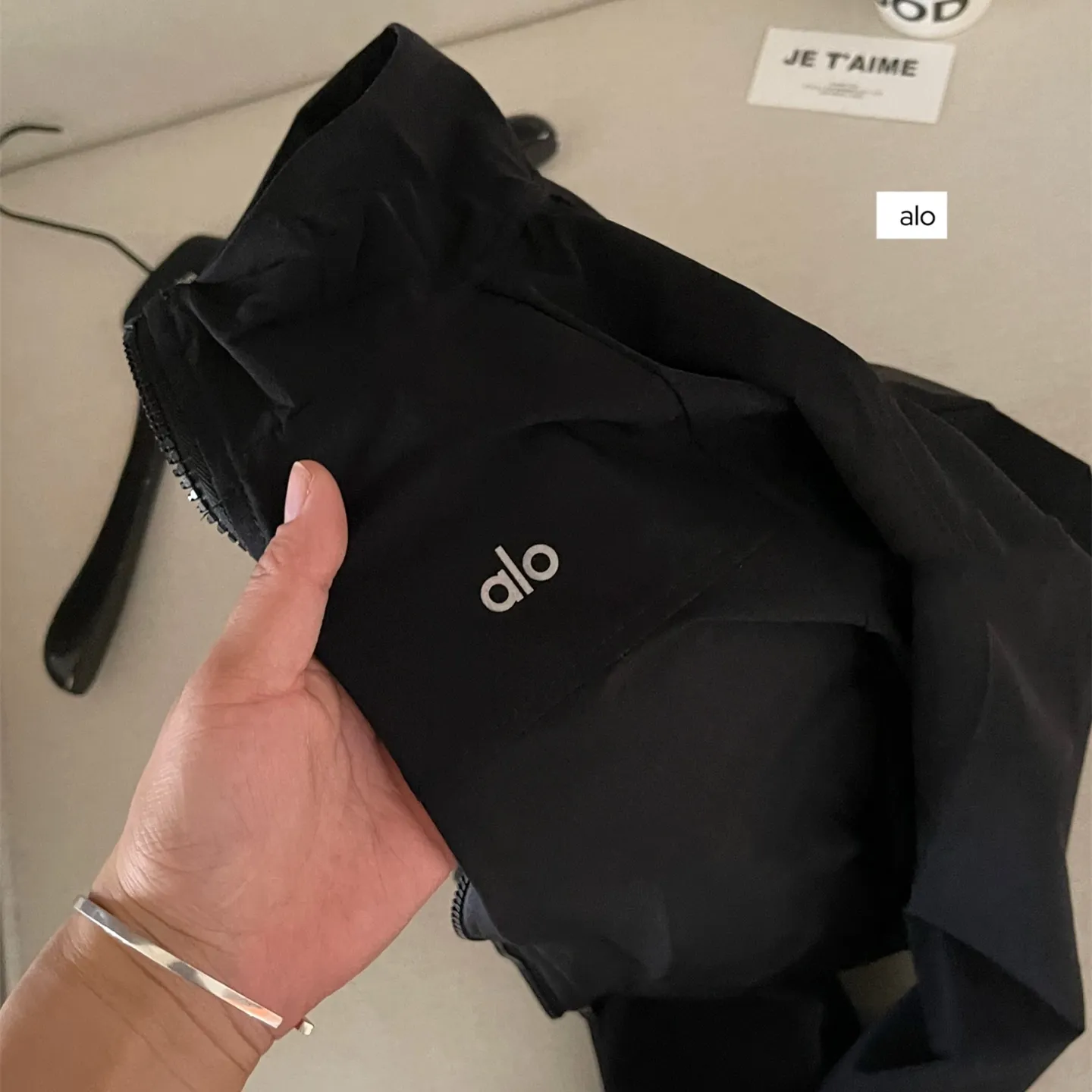 『S-L』テニス風 クール フィットカット 軽量 通気性生地 UVカット シルエット強調 アウター