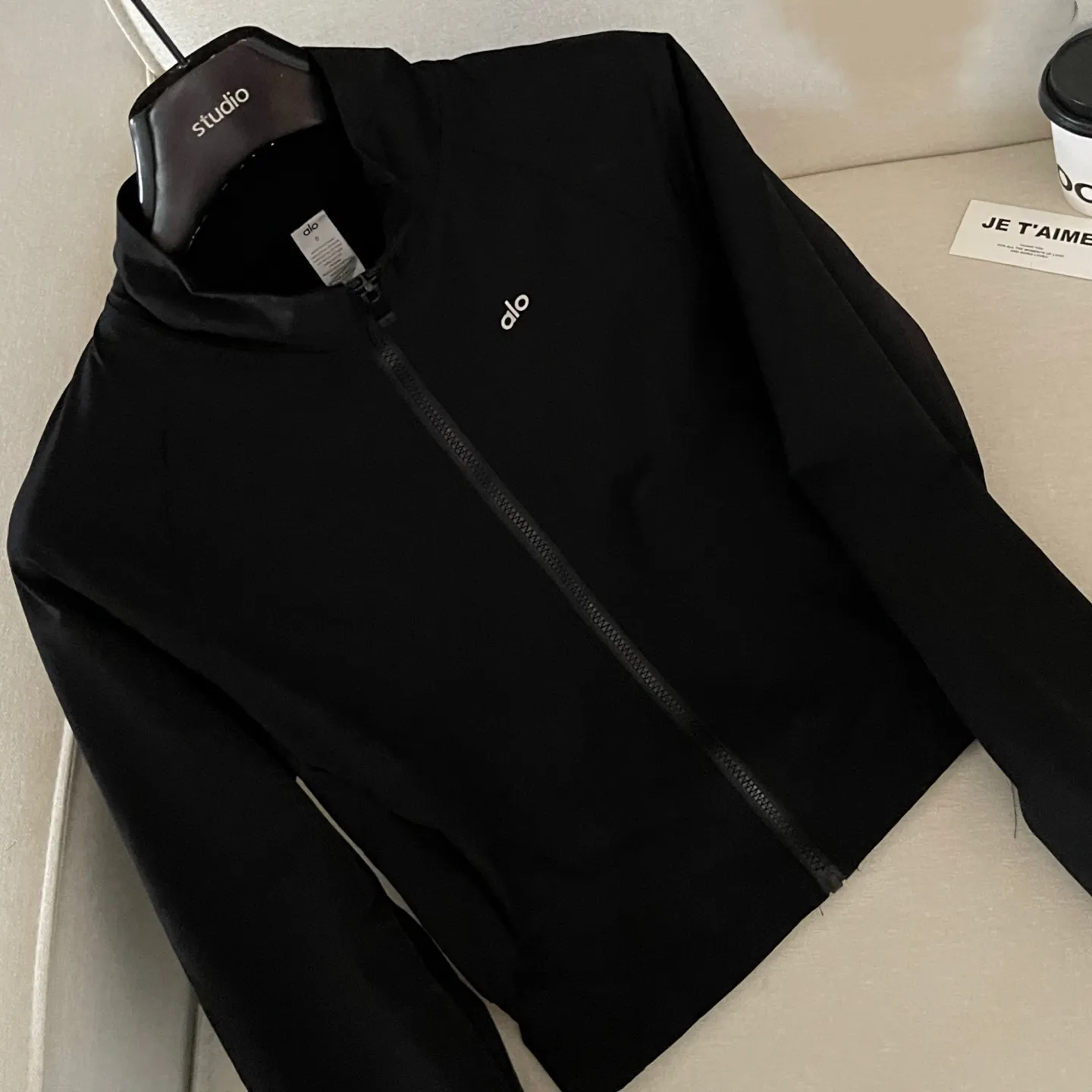 『S-L』テニス風 クール フィットカット 軽量 通気性生地 UVカット シルエット強調 アウター