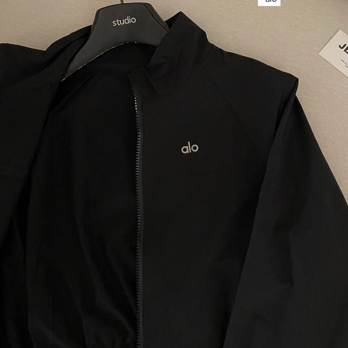 『S-L』テニス風 クール フィットカット 軽量 通気性生地 UVカット シルエット強調 アウター