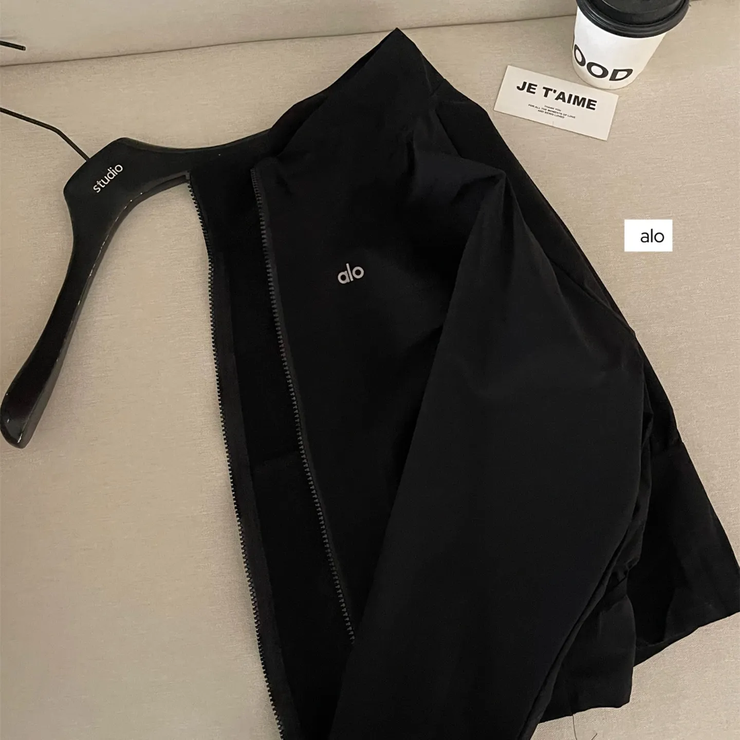 『S-L』テニス風 クール フィットカット 軽量 通気性生地 UVカット シルエット強調 アウター