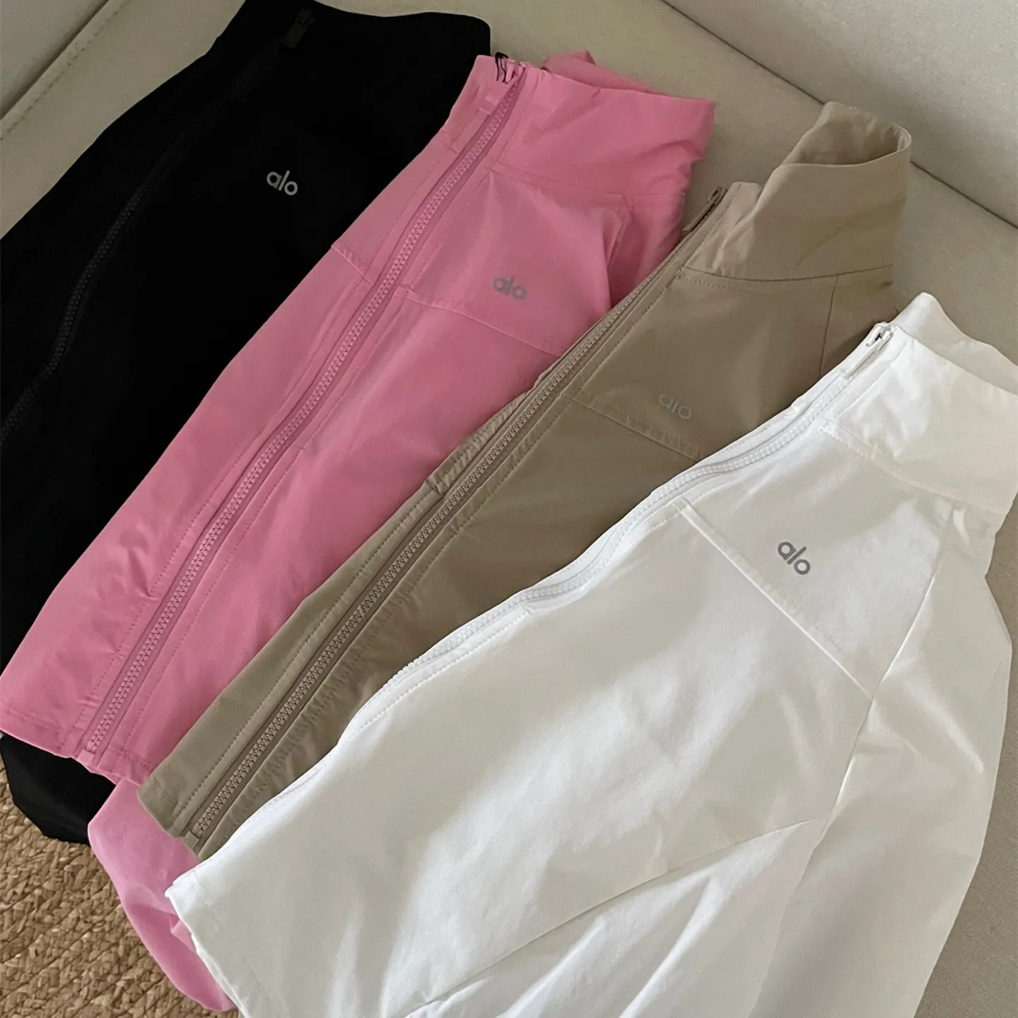 『S-L』テニス風 クール フィットカット 軽量 通気性生地 UVカット シルエット強調 アウター