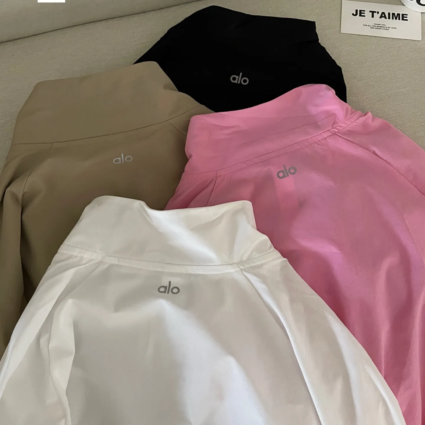 『S-L』テニス風 クール フィットカット 軽量 通気性生地 UVカット シルエット強調 アウター