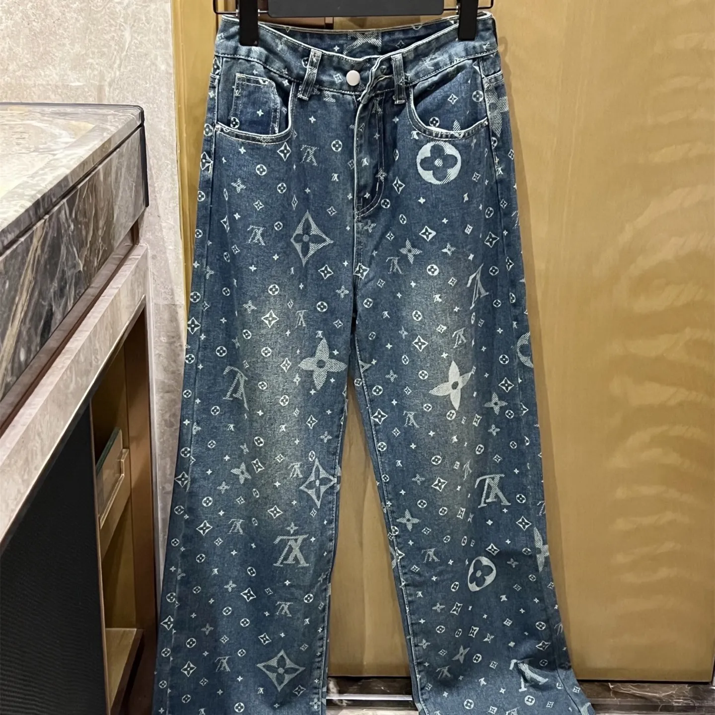 『S-L』夏 ストレッチ 高腰 通気性 シルエット調整 脚長効果 スターリング モノグラム デニムパンツ