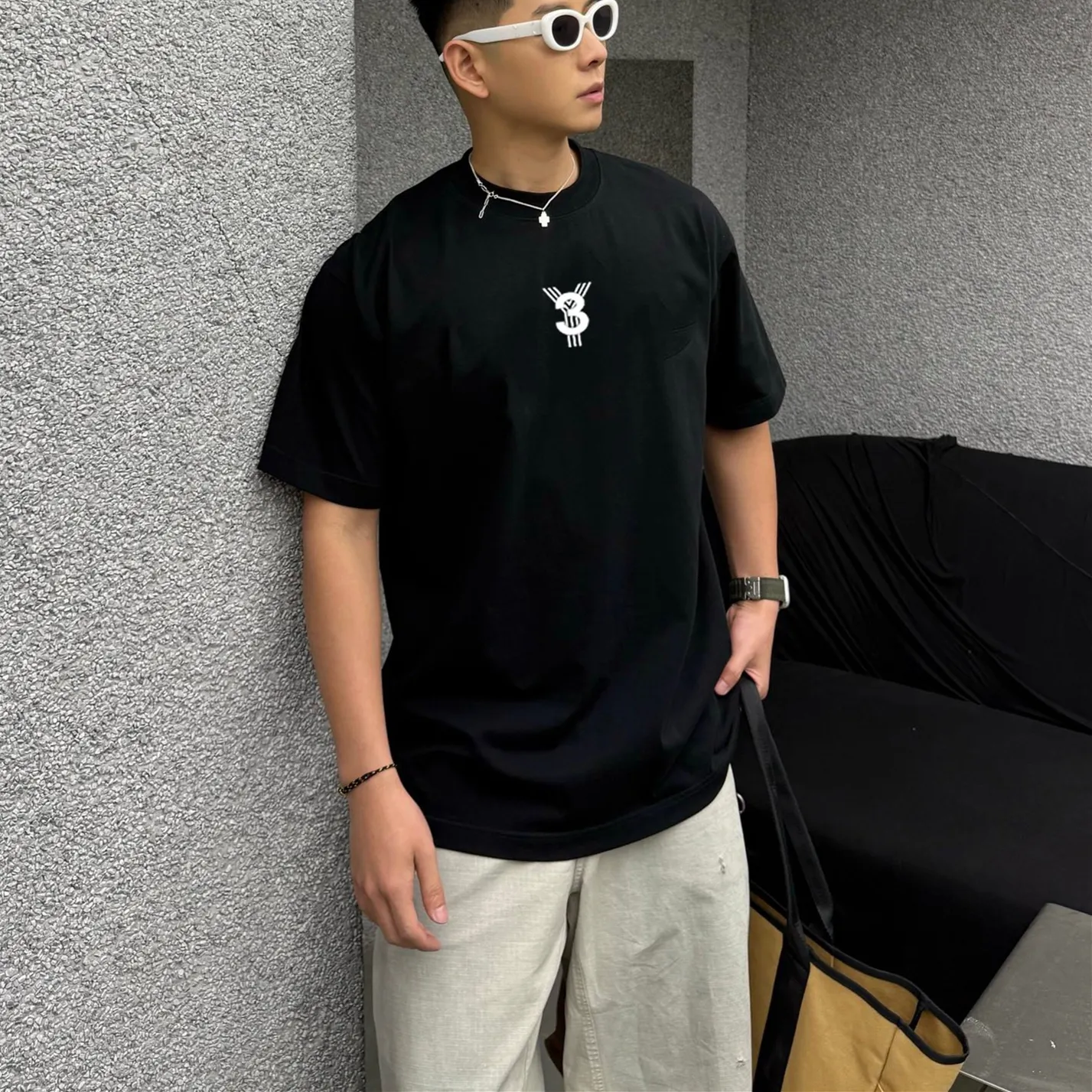 『S-4XL』季節を先取り プレミアム素材使用 特別感のある一品 ストリート系 立体感のある Tシャツ