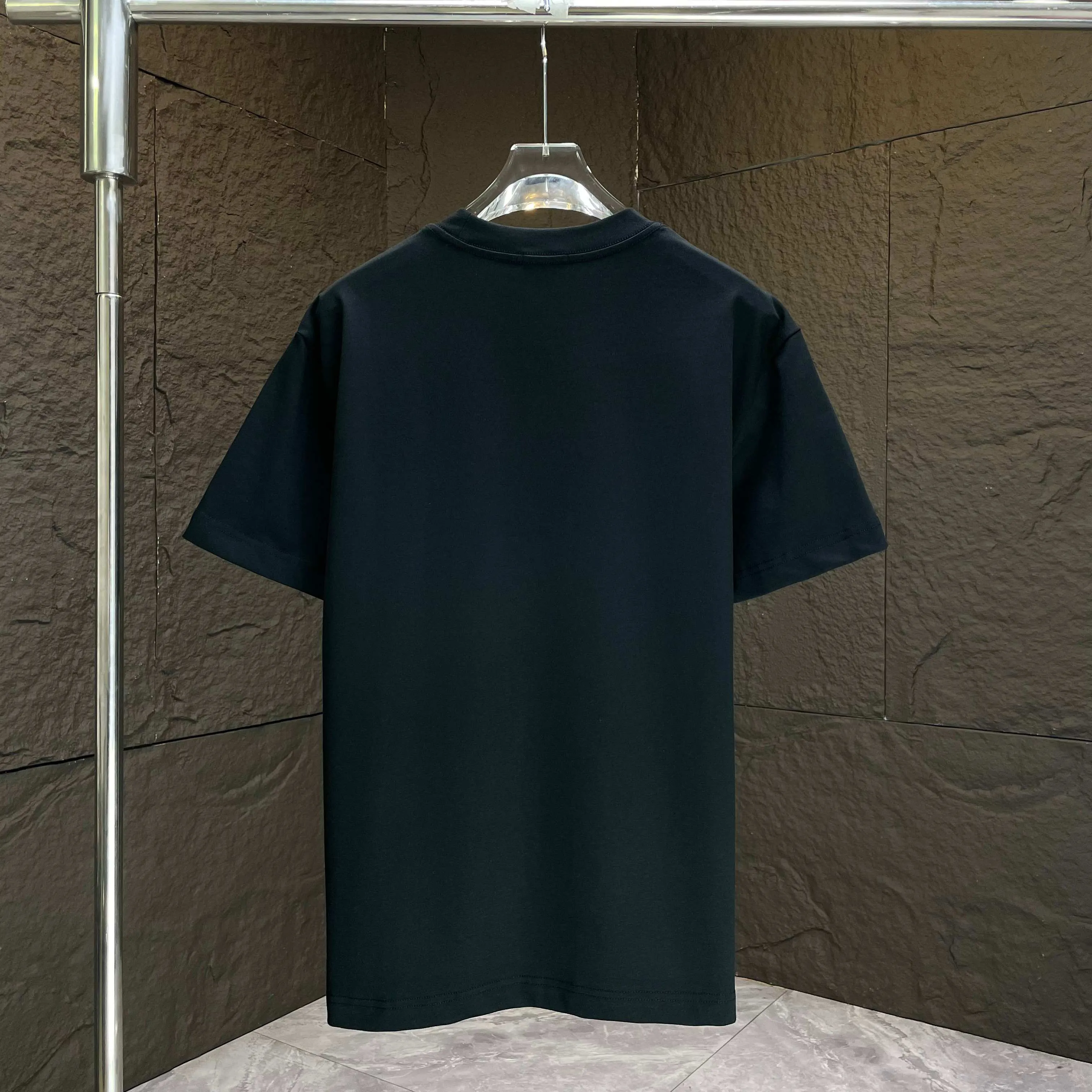 『S-4XL』季節を先取り プレミアム素材使用 特別感のある一品 ストリート系 立体感のある Tシャツ