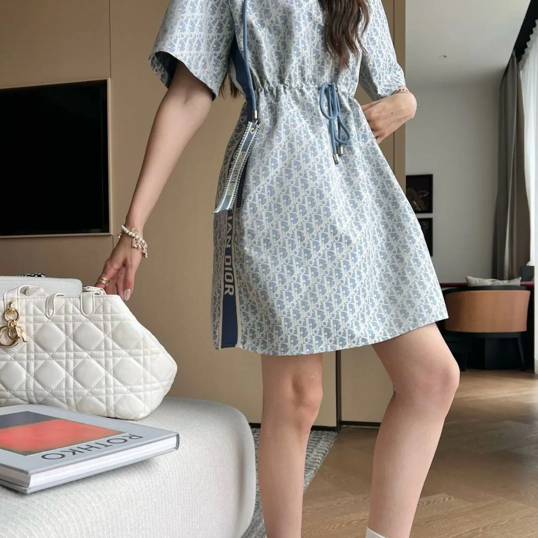 『S-L』おすすめ 大人の定番  トレンド ファッション  フード付き リボン付け スリム ワンピース