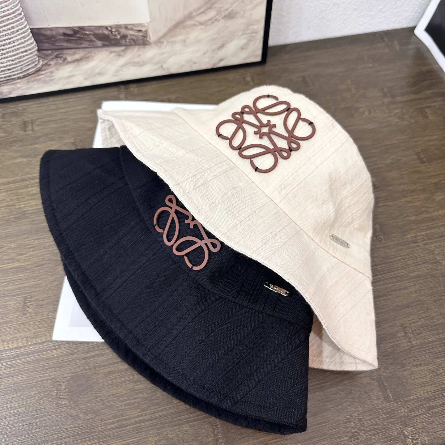 高級感 絶対流行 日常 お手頃価格 2色選べられ  刺繍 ハット