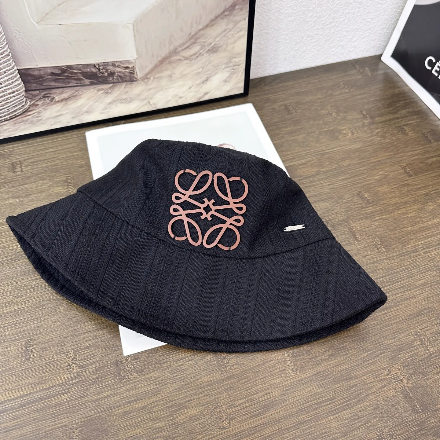 高級感 絶対流行 日常 お手頃価格 2色選べられ  刺繍 ハット