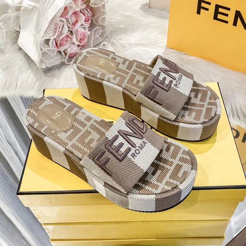 『35-40』大人らしい トレンド 高品質 快適フィット クラシック 脱ぎ履き簡単 スリッパ