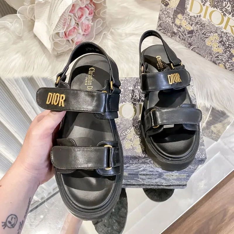 『35-40』人気爆発中 トレンド スウィート 快適 安定感ある 軽量ソール クールサンダル
