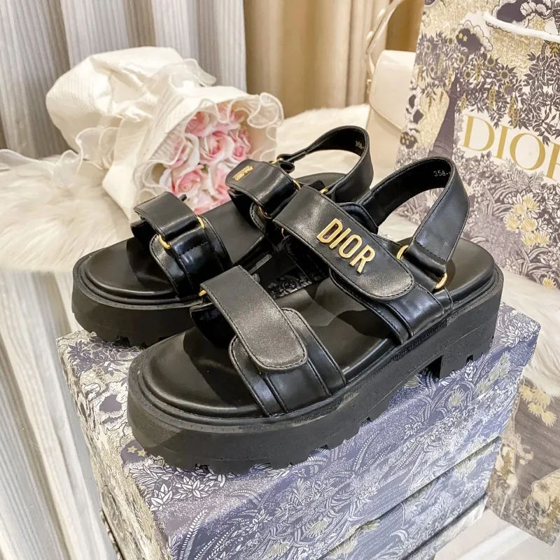 『35-40』人気爆発中 トレンド スウィート 快適 安定感ある 軽量ソール クールサンダル