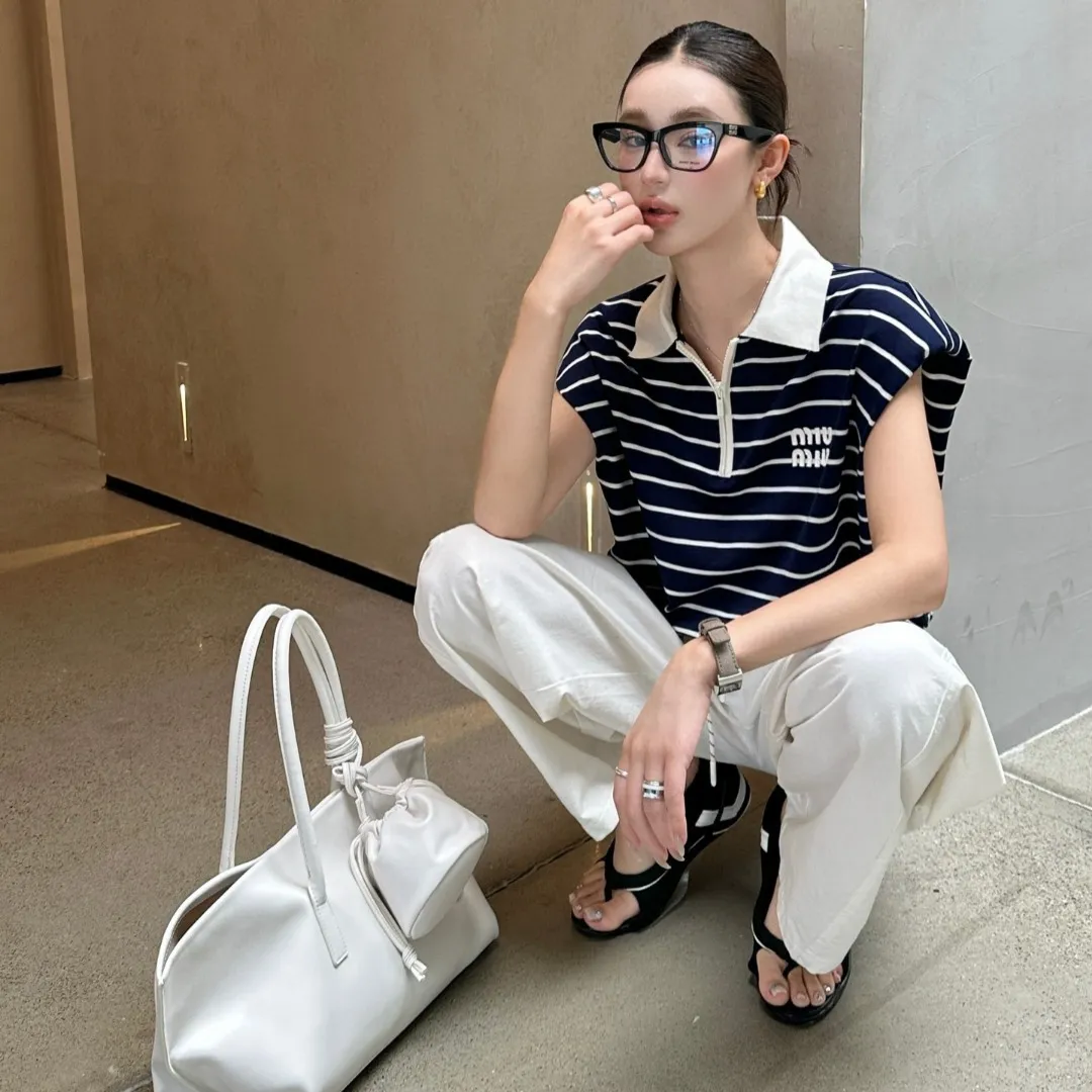 『S-L』大人の定番 今季も大流行  フェミニン  シンプル 折り襟 ノースリーブ 2カラー Ｔシャツ