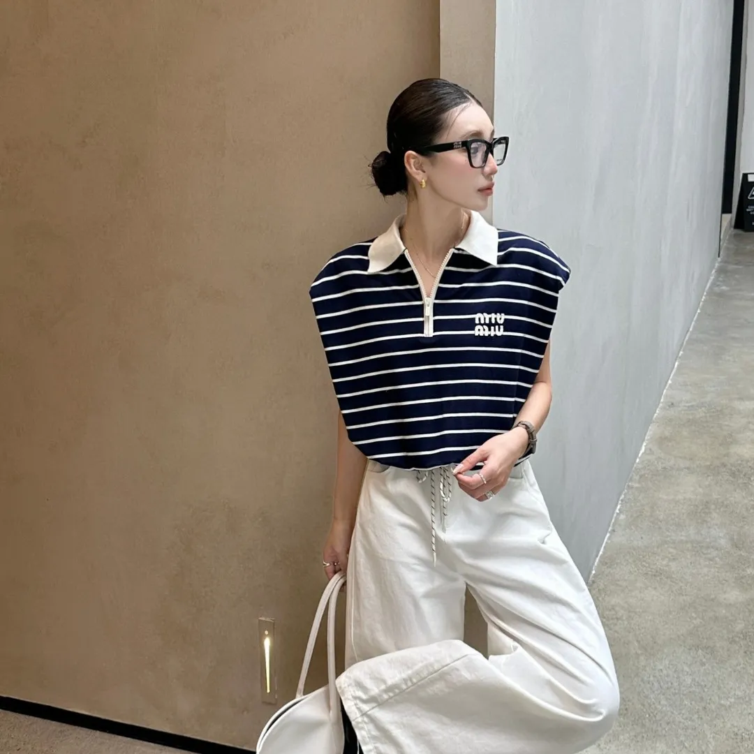 『S-L』大人の定番 今季も大流行  フェミニン  シンプル 折り襟 ノースリーブ 2カラー Ｔシャツ
