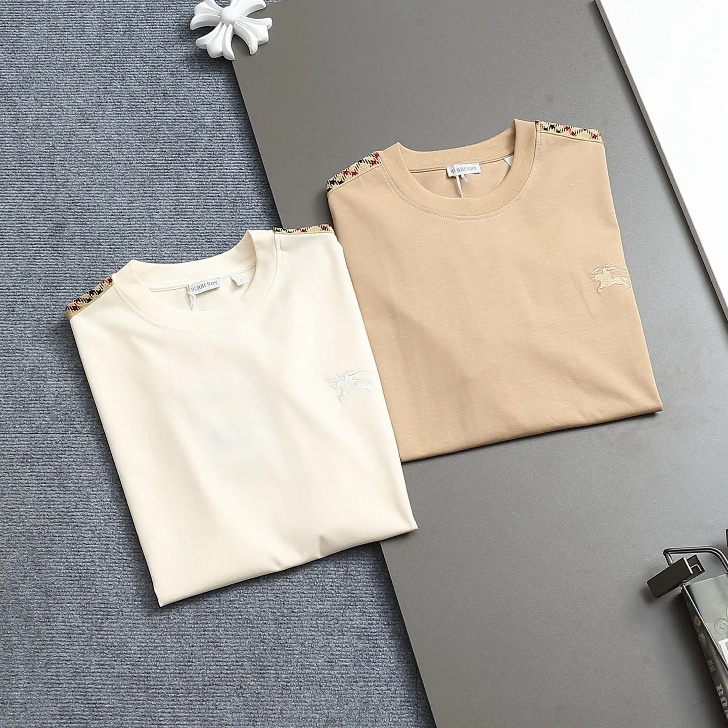 『XS-L』大人の定番 三色選べる クラッシック高級感 Tシャツ